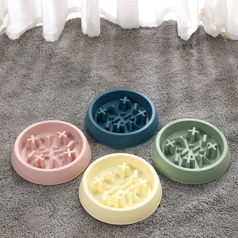 Rongka Pet Cross-border Pet Bowls for cats and Dogs, anti-choking and anti-vomiting slow food bowls, multi-color small and medium-sized dog feeding slow food bowls Application Scenario