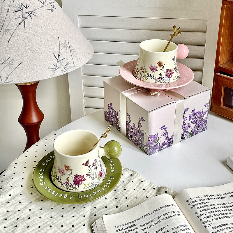 High-quality ceramic coffee cup and saucer set gift box, high-end and exquisite underglaze color afternoon tea cup as a souvenir