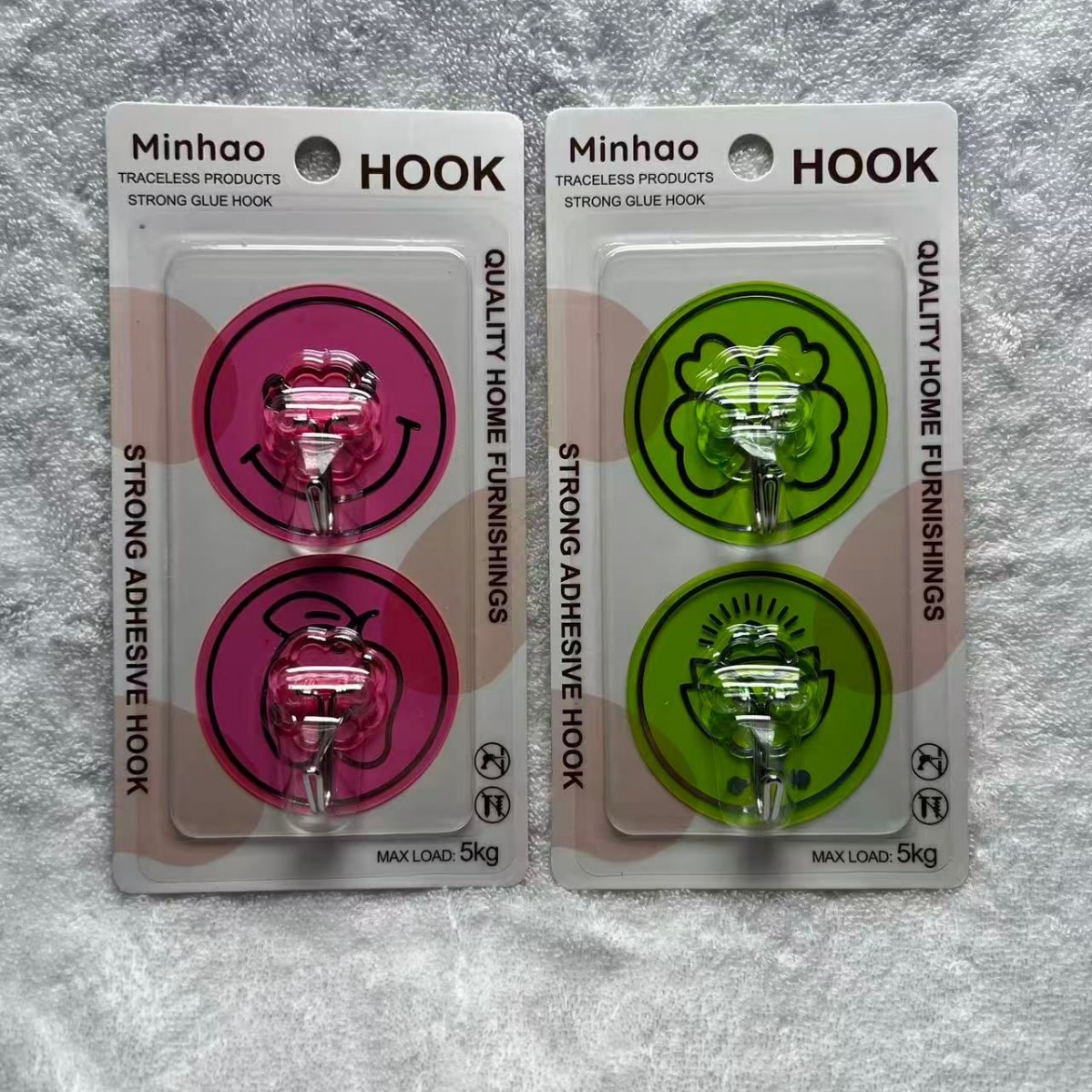 New round gold-embossed film plum blossom sheet iron hook, no drilling, no mark hook, living room wall-mounted door, rear hanging bag hook