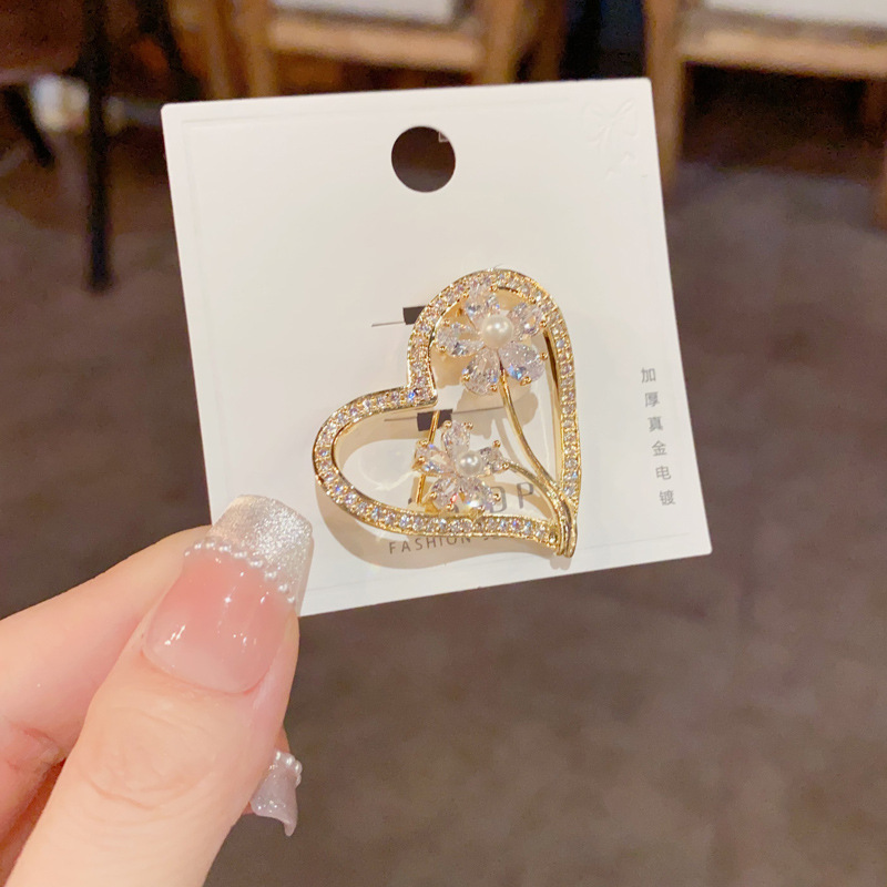 胸针/金榜题名/莫桑钻胸针/胸针复古/徽章产品图