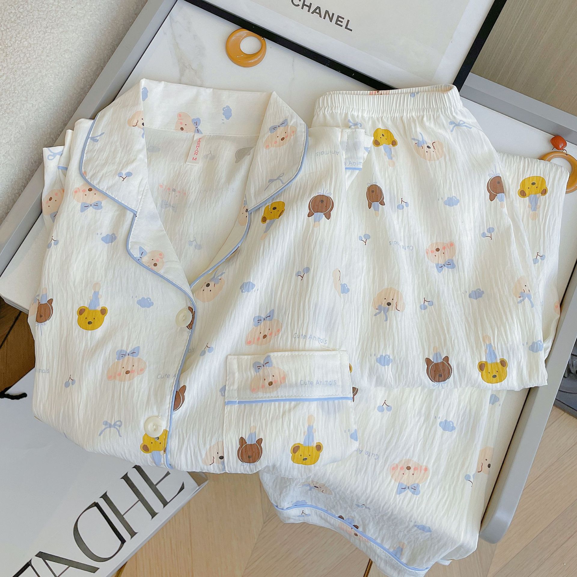 New pure cotton long-sleeved and long pants pajamas for girls spring and autumn, cute colorful polka dot cloud cotton home wear set details Picture