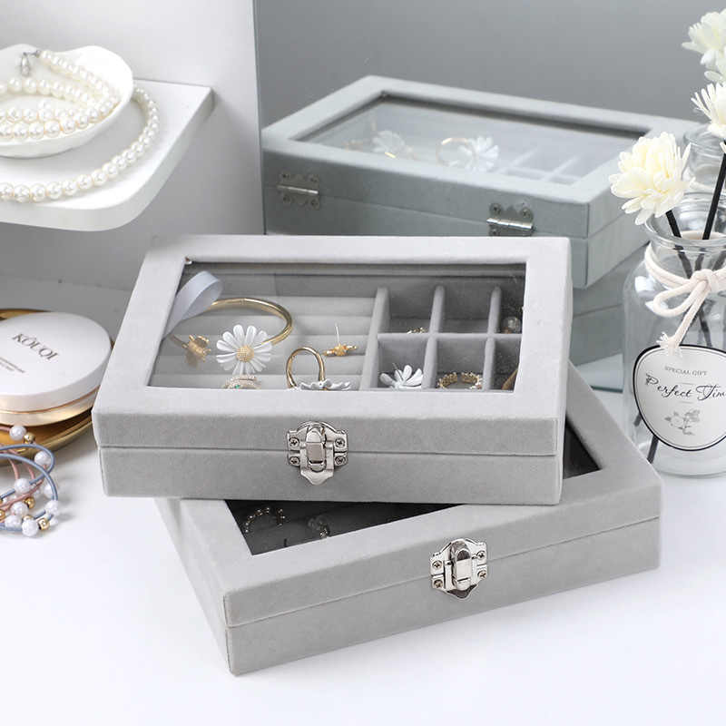 Transparent jewelry box, acrylic velvet three-layer drawer, jewelry box, earrings, necklace, anti-oxidation jewelry storage box Application Scenario