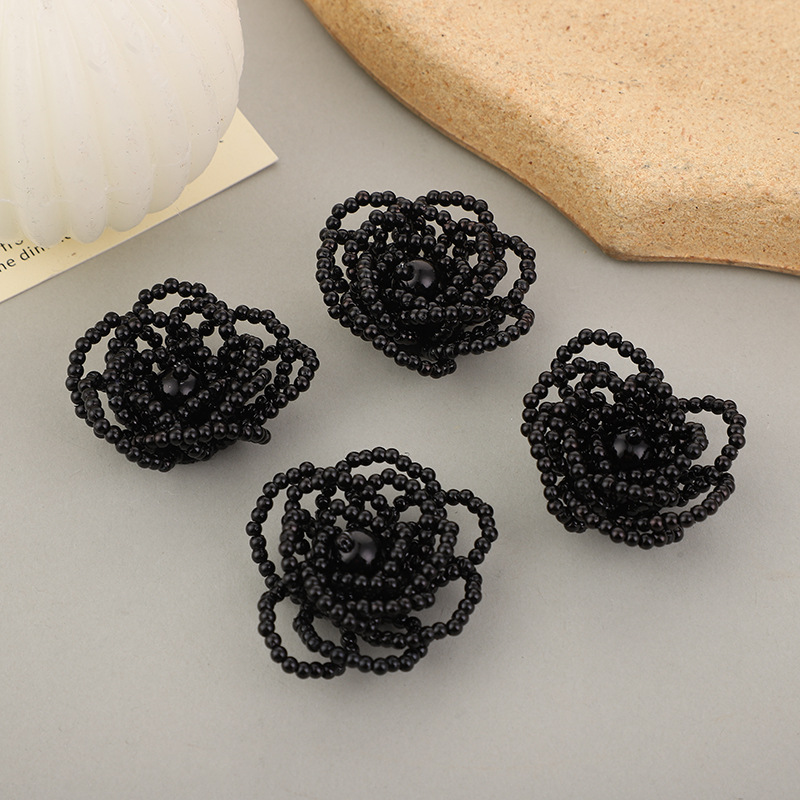 Handmade pearl flower simple three-dimensional flower hair accessories, DIY materials, shoes, hats, decorations, corsages, clothing accessories Specification image