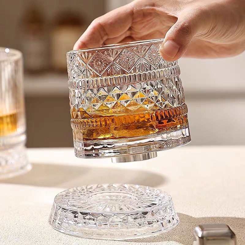Influencers europeo ligero lujo 360 grados giratorio descompresor diamante estrella cristal copa de vino rojo copa de whisky copa de vino de mar Specification image