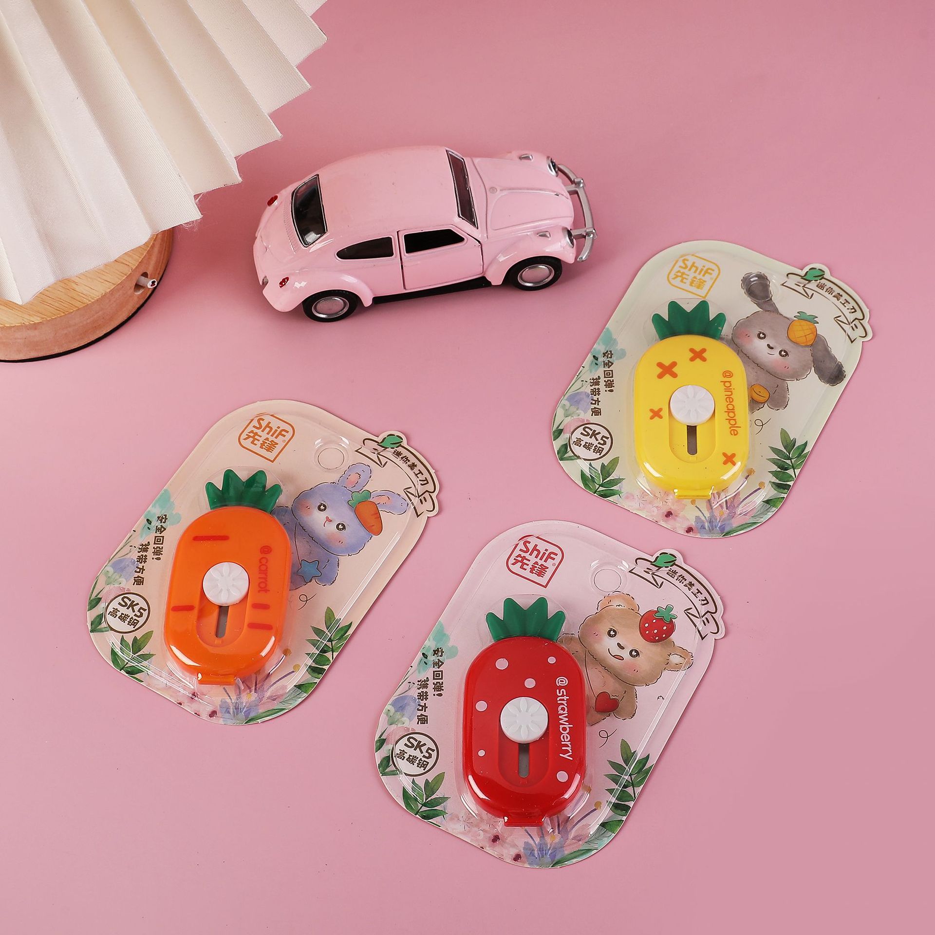 Pioneer 8179 Mini Fruit Utility Knife, portable tool for express package opening, student art, manual paper cutting, office Application Scenario