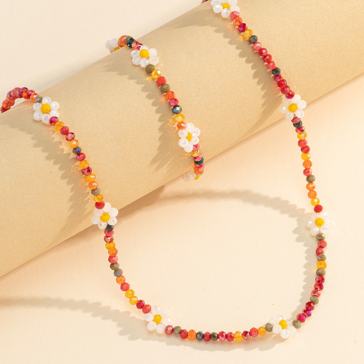 Factory direct sales of popular Korean-style beaded crystal plum blossom flower necklaces, bracelets and woven necklaces. Wholesale of new bestsellers Application Scenario