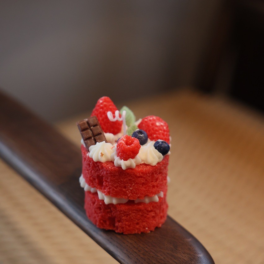 可爱草莓蛋糕香薰蜡烛小众氛围感小摆件伴手礼