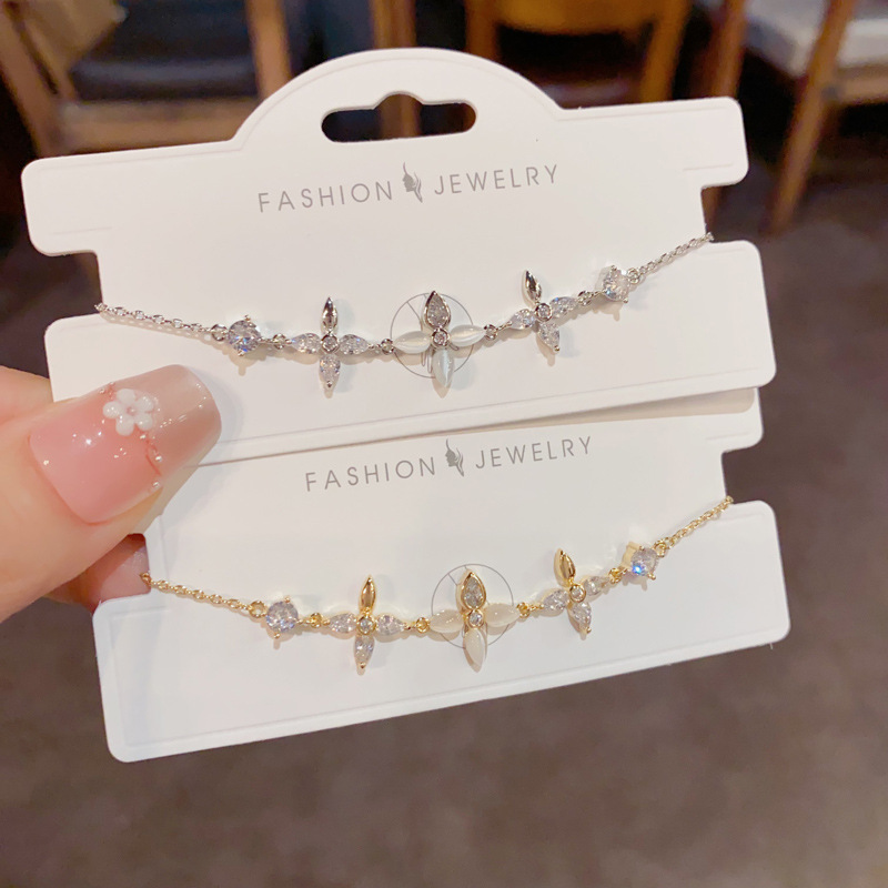 Small and fashionable design, light luxury zircon cat's eye flower bracelet, high-end feel, temperament and personality, versatile bracelet wholesale