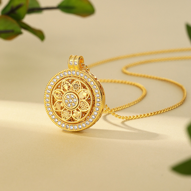 Ancient-style sand gold compass, diamond-encrusted eight-treasure necklace, female pendant, Chopin collarbone chain, beaded rose gold details Picture