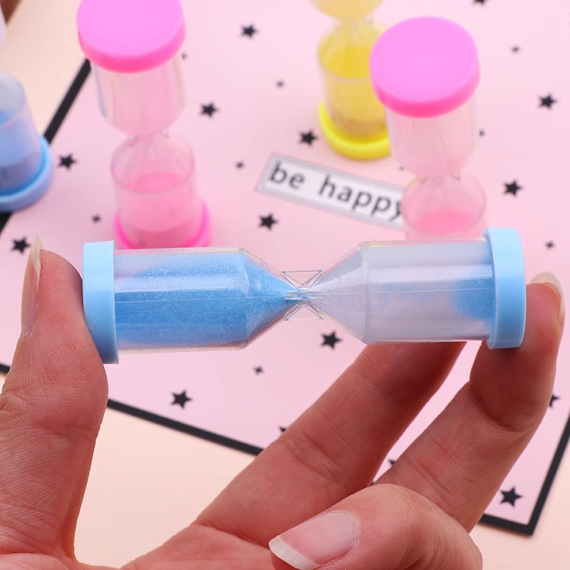 Colorful plastic hourglass art tabletop decoration, 1/3 minute children's brushing teeth plastic hourglass toy gift details Picture