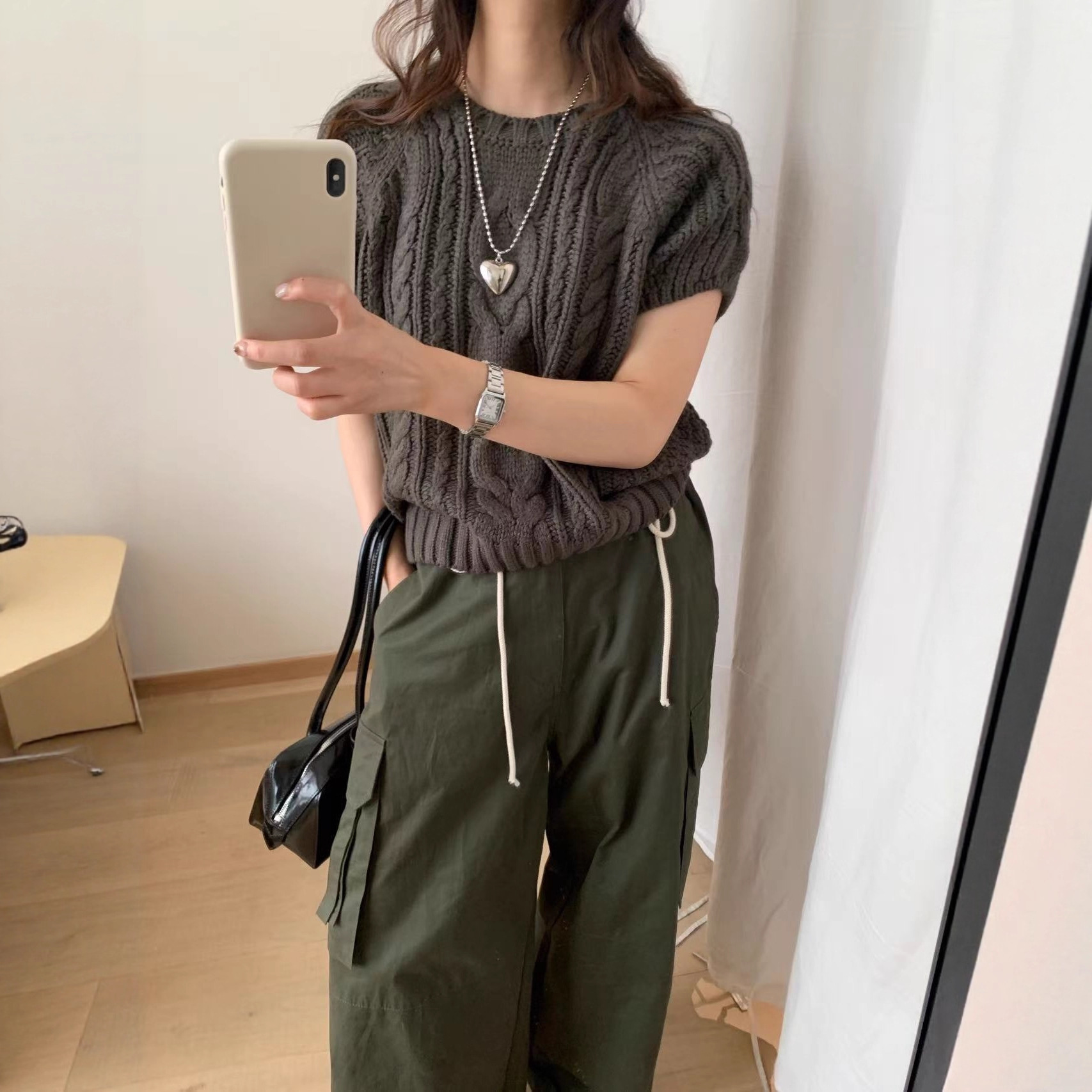 Character outfit guide, fashion matching tutorial, reference for daily looks of boys and girls Application Scenario