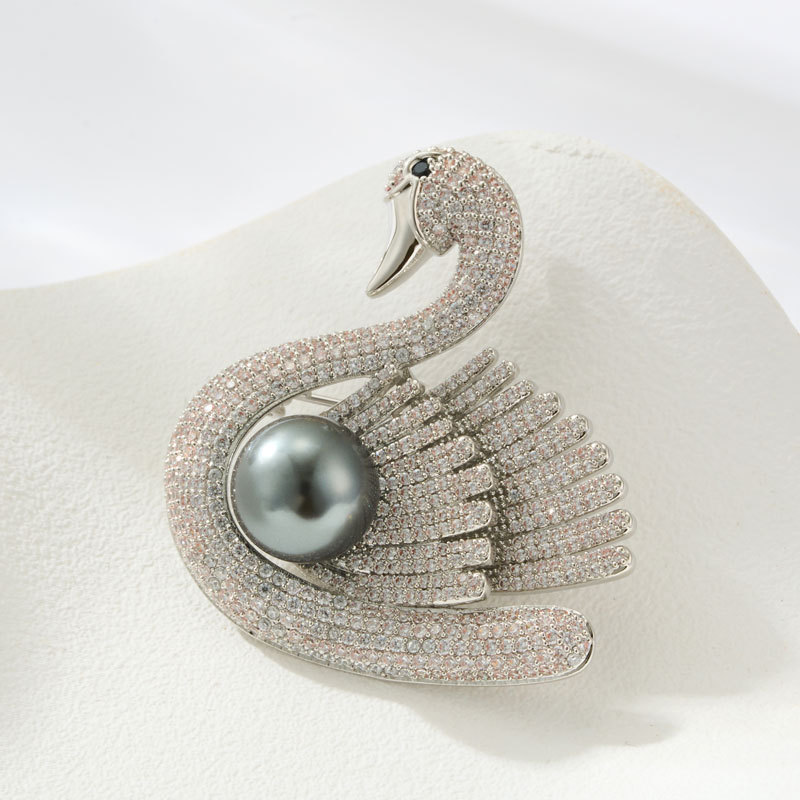 轻奢高级感胸针铜合金真金电镀淡水珍珠优雅衣饰别针