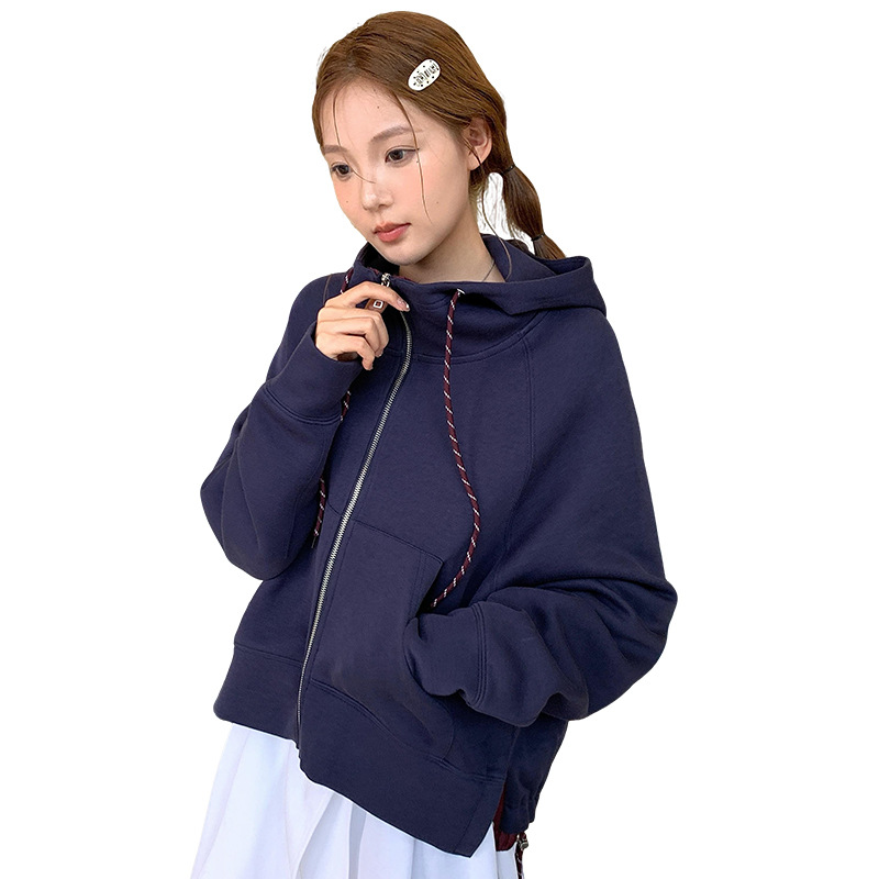 A real grey casual sporty style color-blocking hooded sweatshirt for women, a versatile and relaxed top for autumn and winter Item Picture