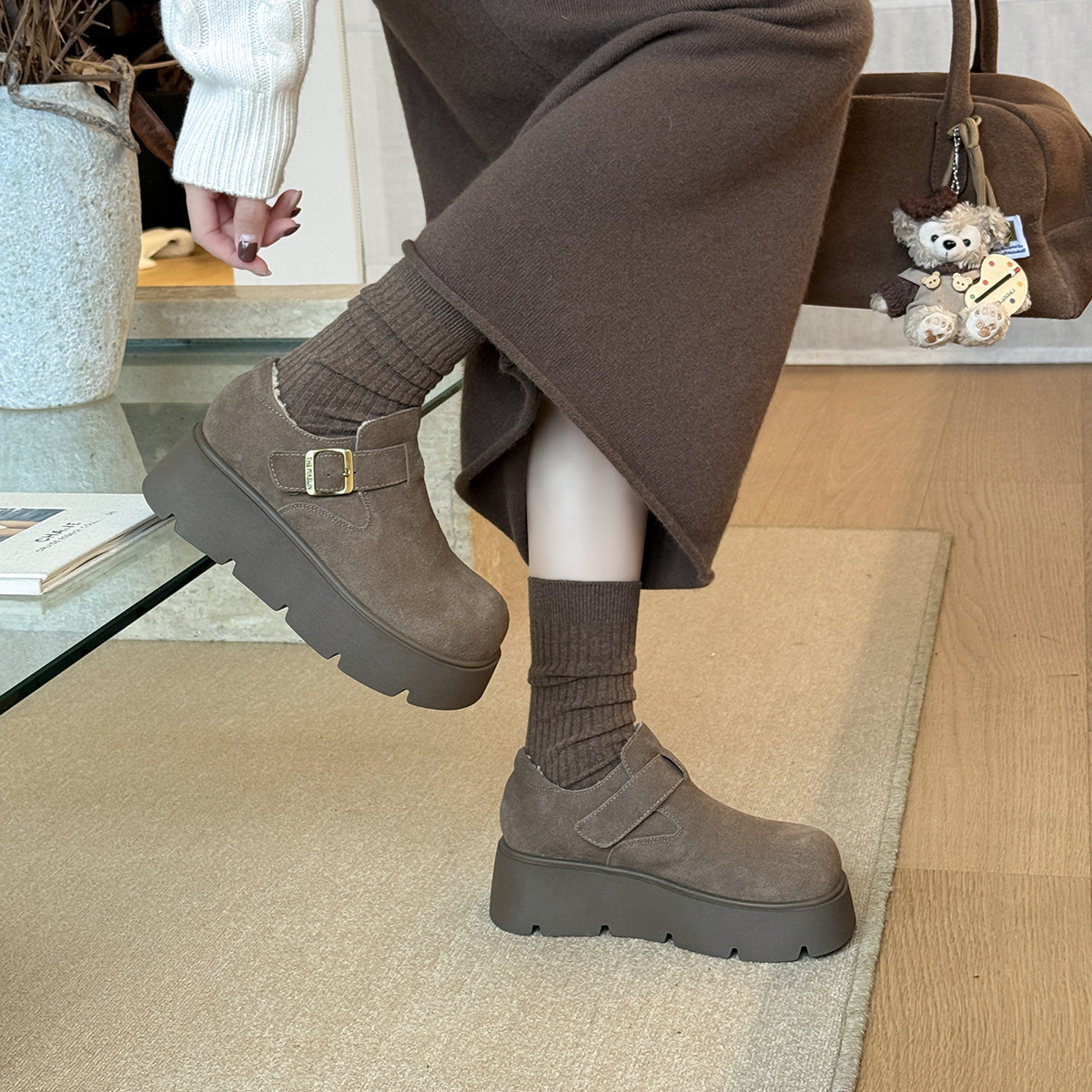 女式休闲单鞋实物图