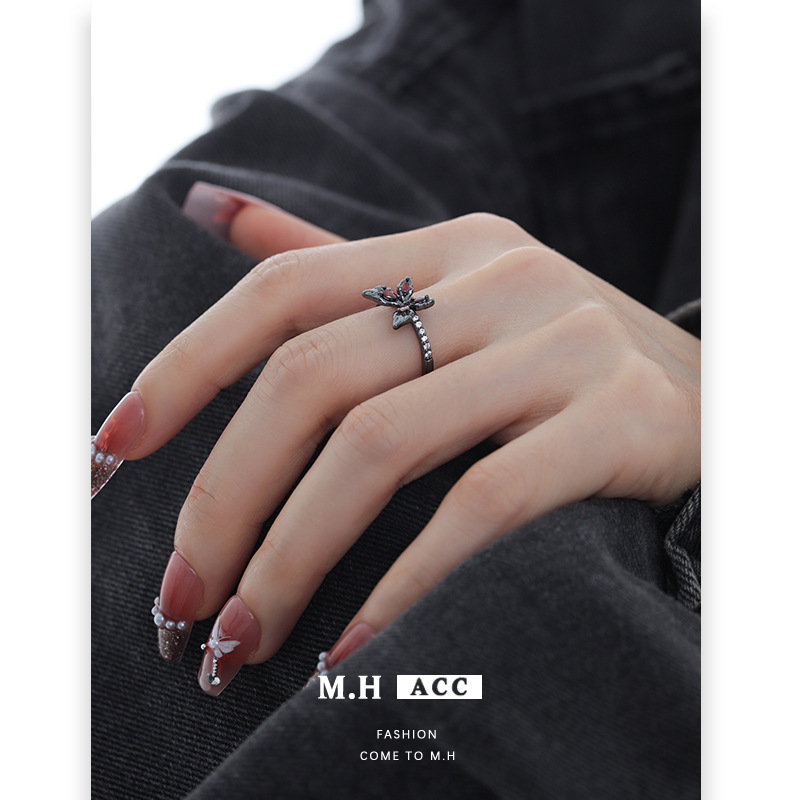 Retro dark style butterfly opening ring for women, fashionable and individual, sweet and cool, spicy girl style, niche and high-end index ring Specification image