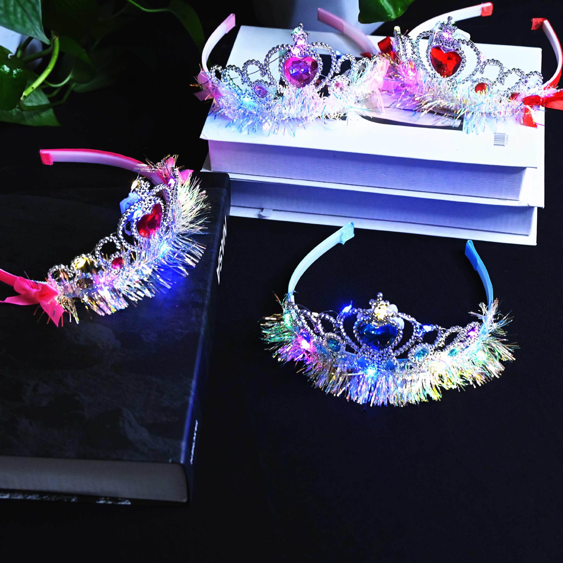 New luminous crown headwear for girls, high-end Korean-style crystal crown princess headband and hairpin wholesale at street stalls and night markets details Picture