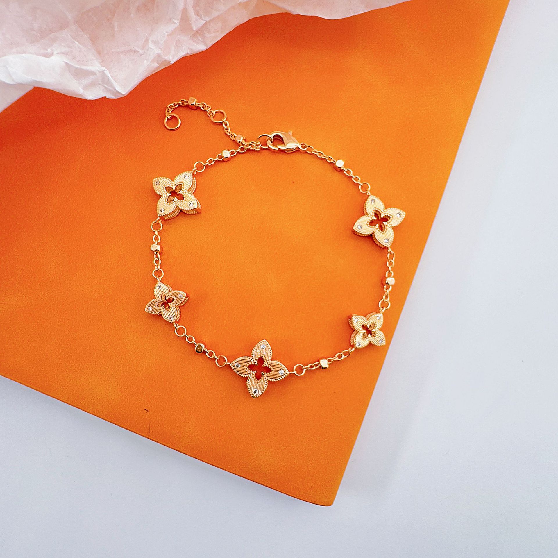 柏伶饰品新款小众星星手链女士高级镶钻四叶花手饰链条高级感手环