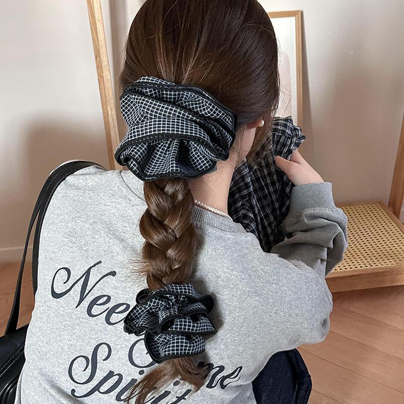 The 2025 new navy blue checkered double-layer large intestinal hair band, women's hair accessory, high-end headband, and high-end low ponytail hair accessory Specification image