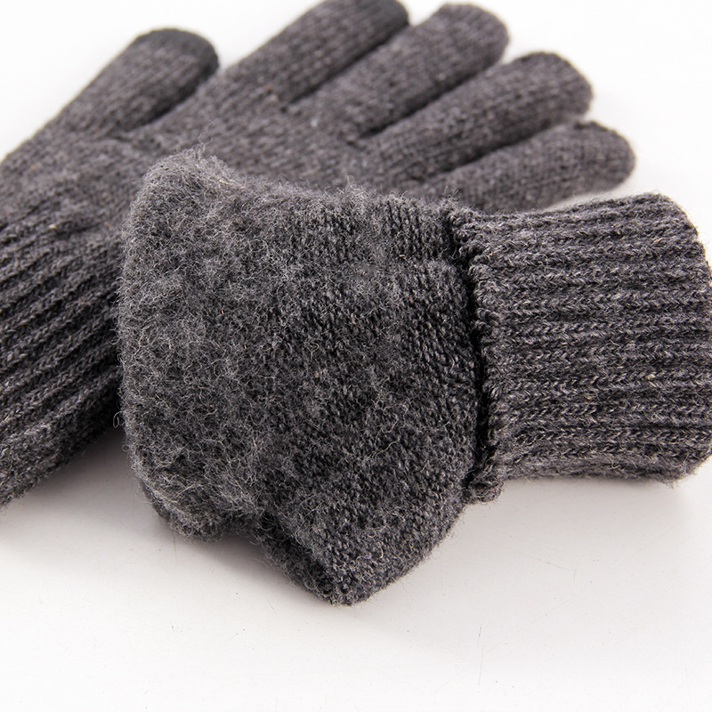 Winter cycling touch screen gloves for men, cold-proof woolen knitted cross-border thickened and fleece warm student takeout gloves Application Scenario
