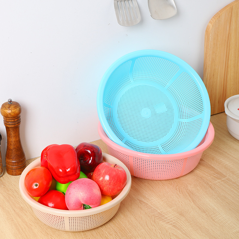 Kitchen household draining baskets are mostly circular plastic hollowed-out drip basins for washing vegetables and fruits, and wholesale round sieve baskets for storage details Picture