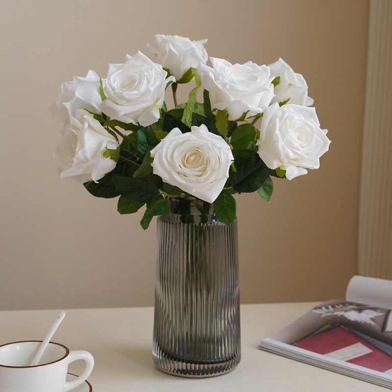 Single moisturizing rose artificial flower, Nordic simulation flower, living room dining table, TV cabinet decoration, hand feel moisturizing rose Application Scenario