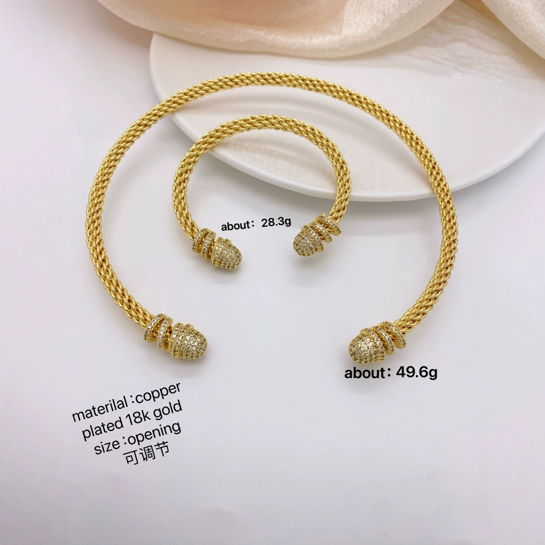 European and American fashionable twisted steel wire open C-shaped bracelet collar, versatile and fashionable, 18K gold-plated women's personalized accessory Specification image