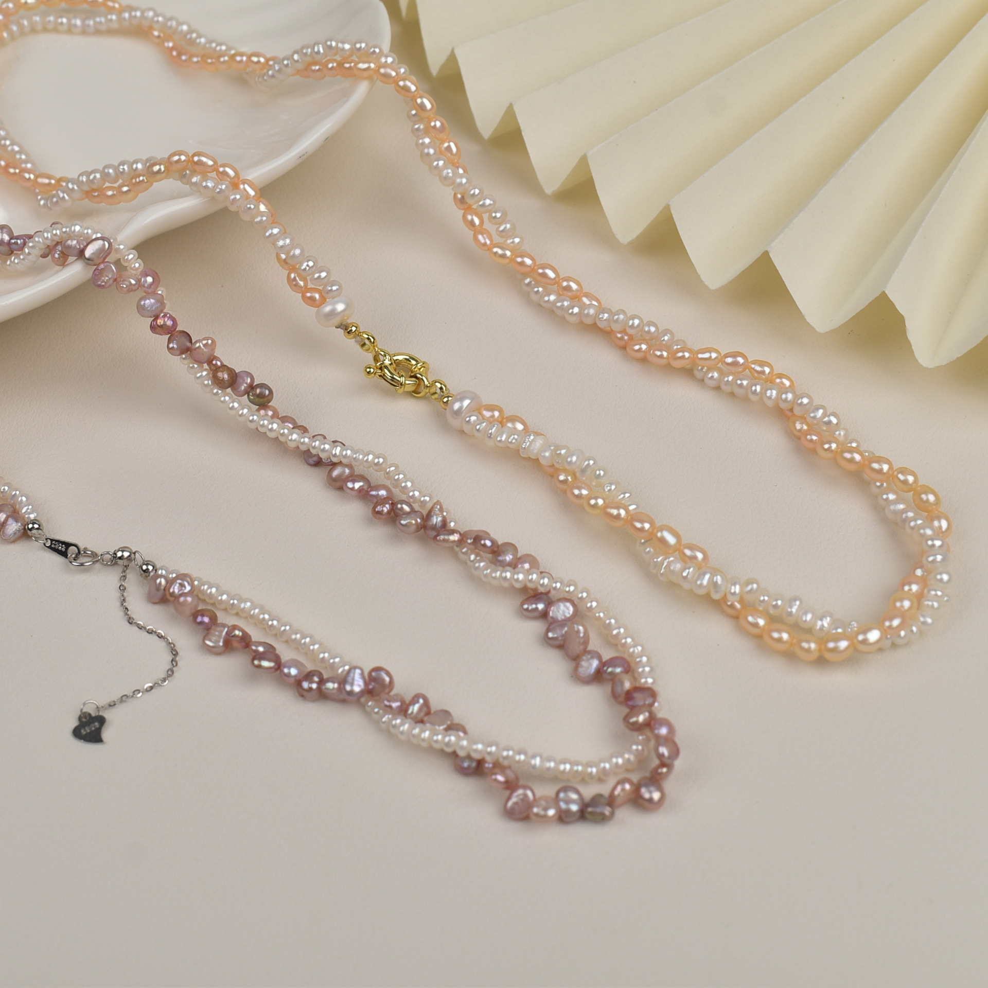 Double-layer stacked natural freshwater pearl necklace for women, simple collarbone chain, light luxury and high-end choker necklace accessory details Picture