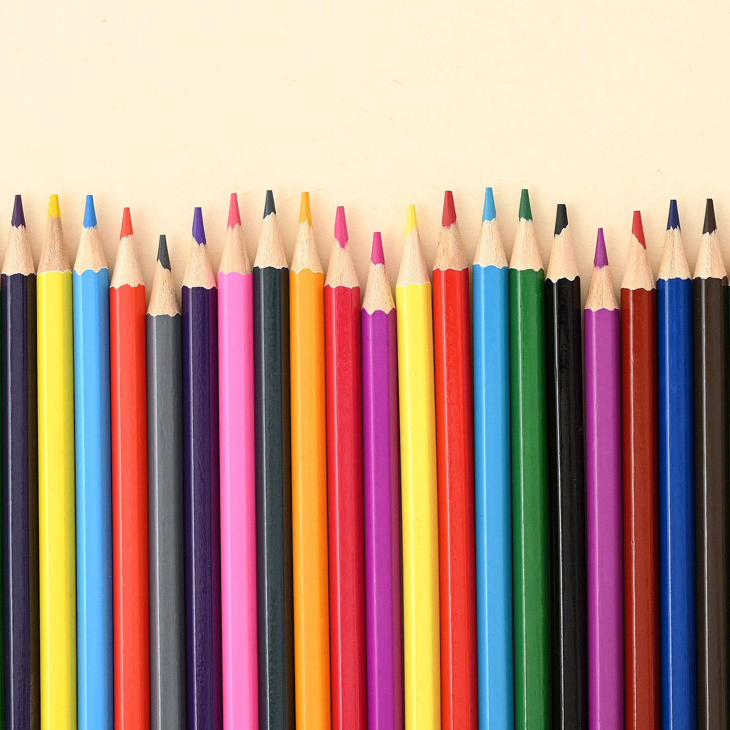Wholesale of 12-color hexagonal rod colored pencils for children and primary school students' graffiti and drawing pens and stationery pencils details Picture