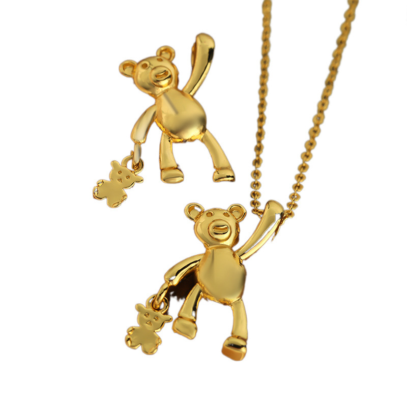 Fashionable women's versatile necklace, creative bear pendant, copper-plated real gold, fashionable necklace, wholesale of internet-famous accessories Item Picture