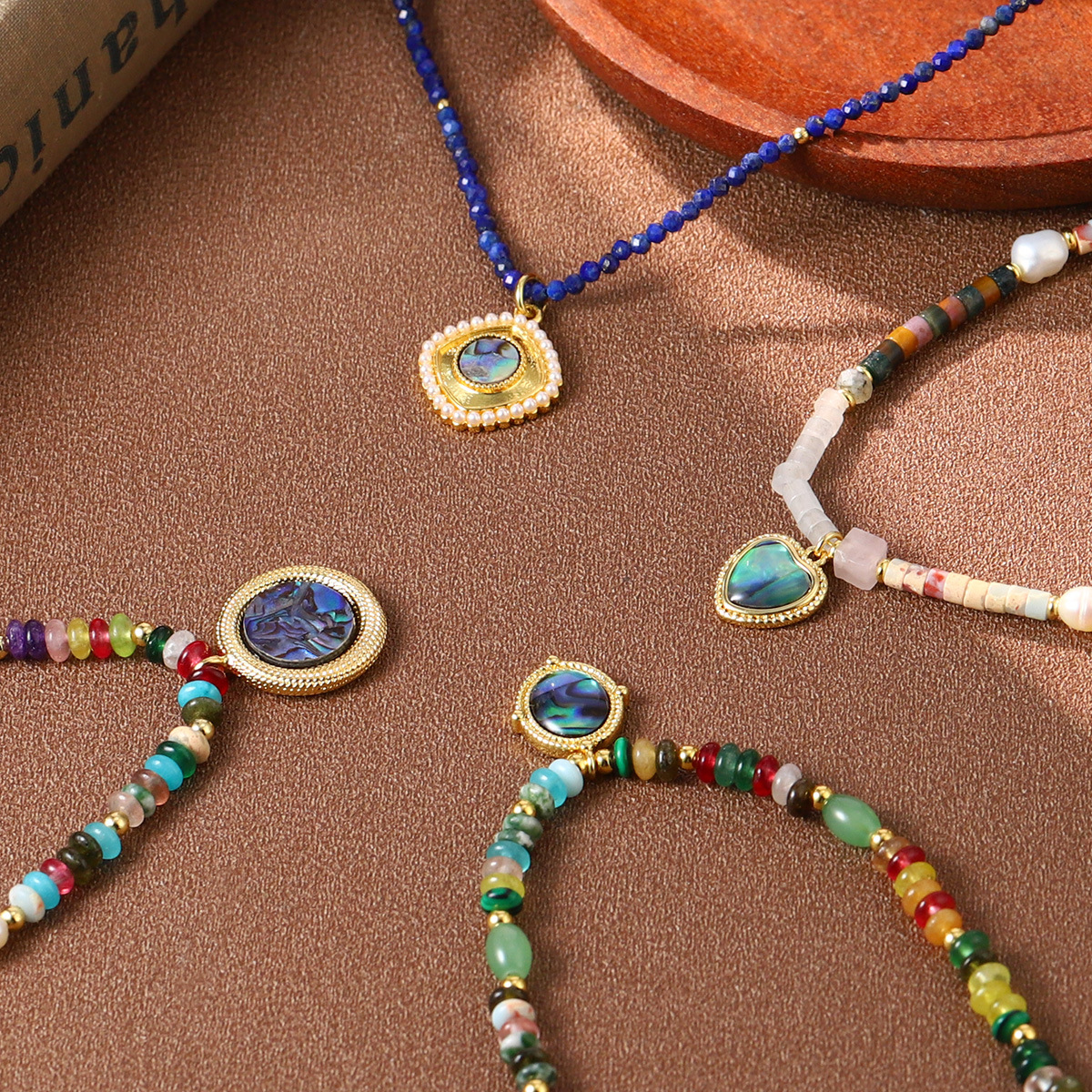 Simple and fresh abalone and shell geometric necklace, versatile beaded pearl multi-neck chain, fashionable new collarbone chain accessory