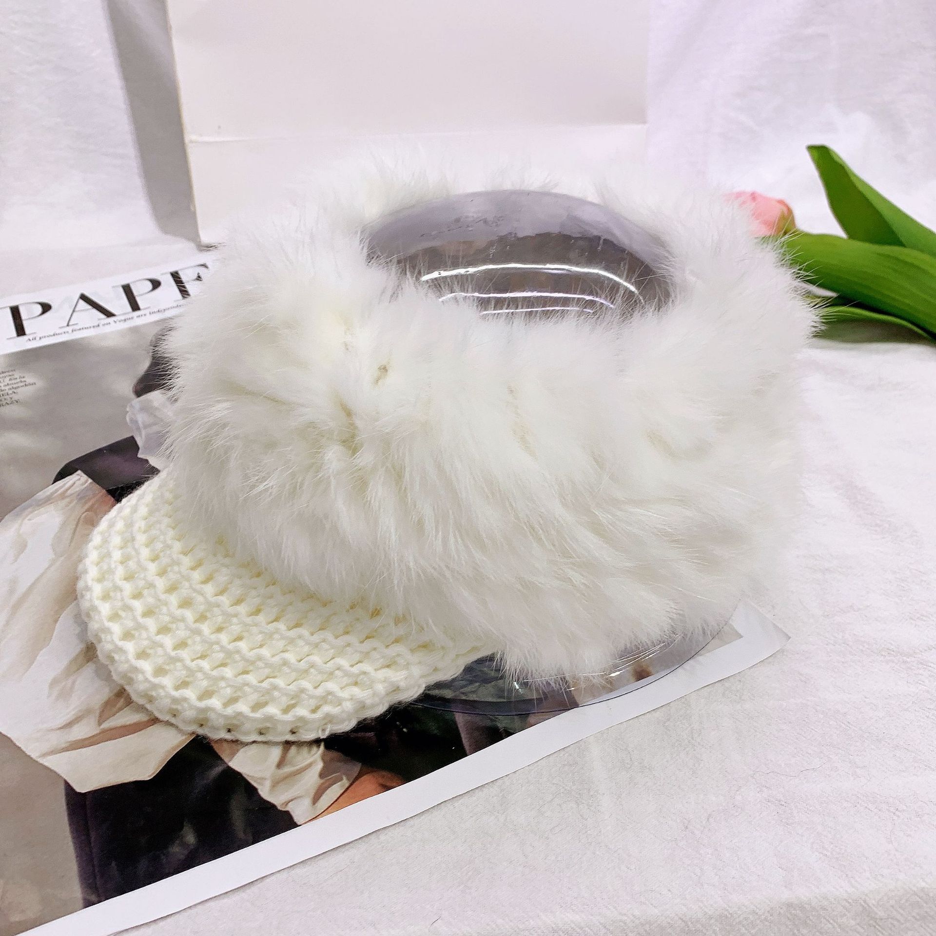 New rabbit fur hollowed-out cap for women, no-top baseball cap for autumn and winter, Korean style, versatile plush hat, Japanese trendy hat style Application Scenario