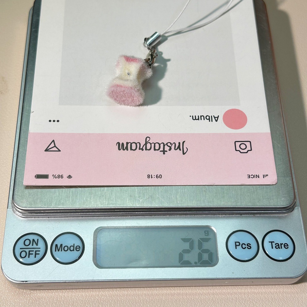 Douyin's same style flocked pendant, three-dimensional cartoon heart apple food toy apple core student bag pendant, mobile phone chain cartoon flocked pendant Application Scenario