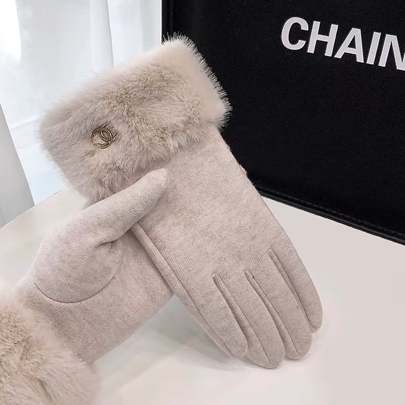 Cashmere fleece gloves are fashionable and popular. Cashmere warm and cold-proof gloves are trendy and versatile. Autumn and winter women's gloves Application Scenario