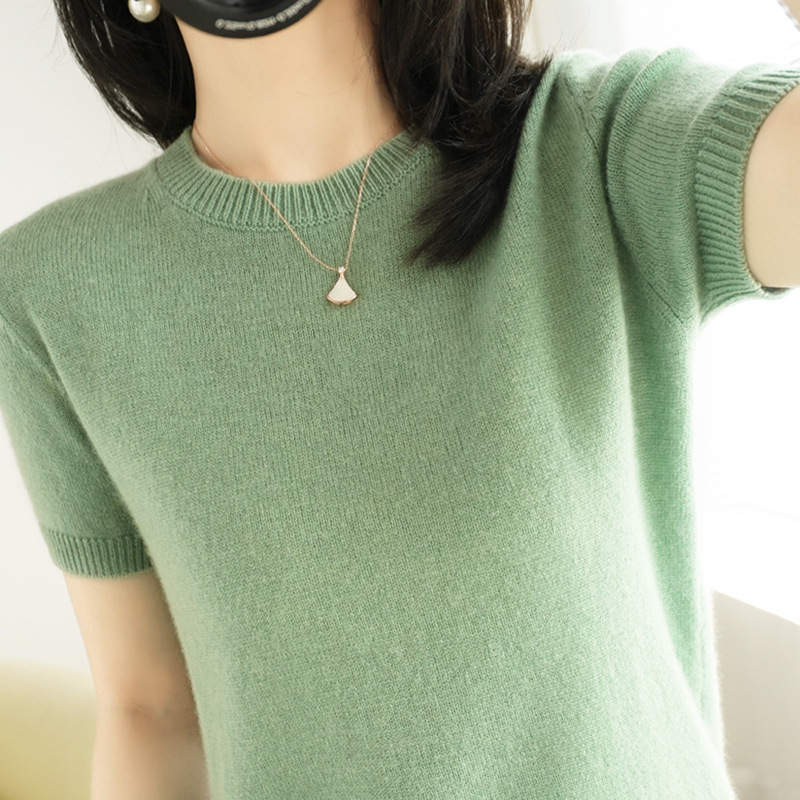 A pullover sweater, a women's non-cashmere round-neck short-sleeved loose T-shirt, paired with a knitted sweater as a base layer, a short top for spring and autumn Specification image