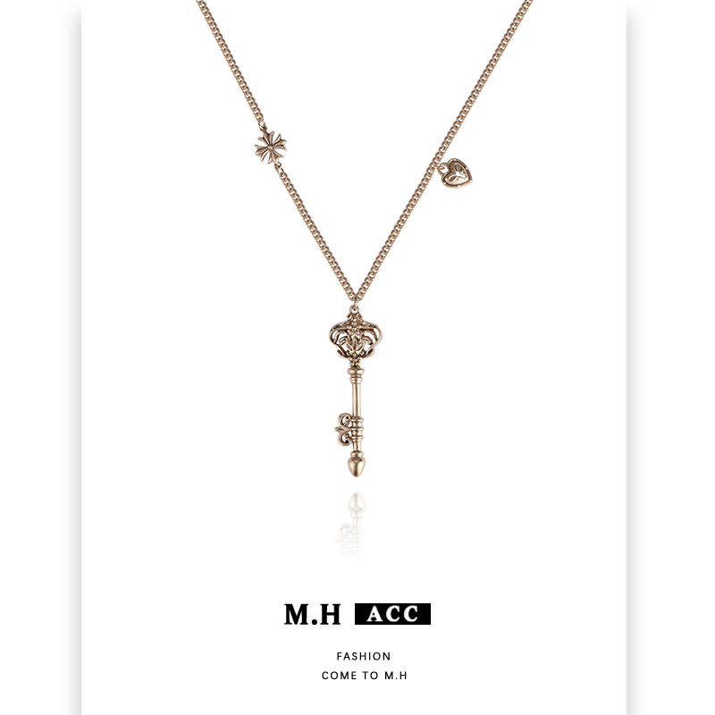 Iris key pendant necklace for women, a niche design with a retro collarbone chain, a light luxury original sweet and cool style necklace