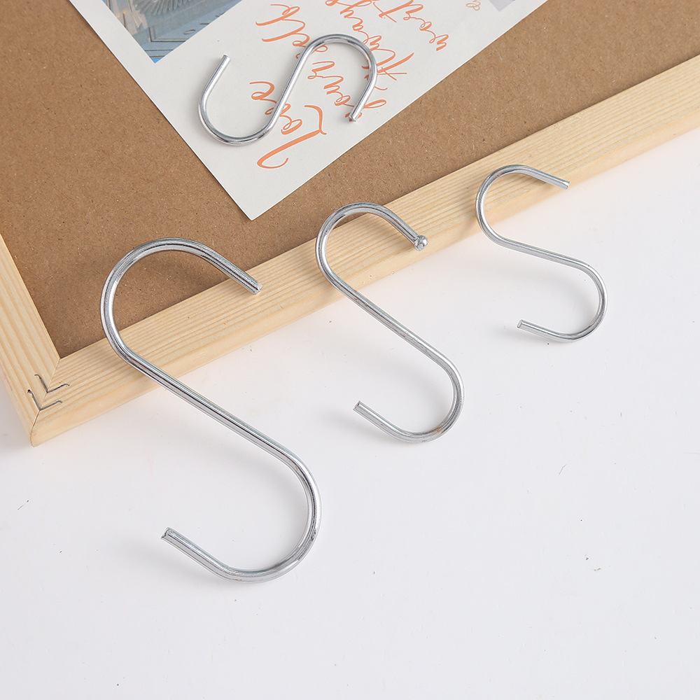Stainless steel metal S-hook, flat S-shaped hook, doll key hook, office multi-functional clothing storage S-hook Application Scenario