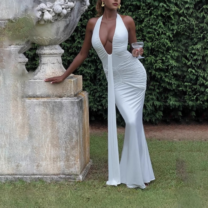 A new solid color elegant halter-neck deep V cinched-waist long dress for cross-border foreign trade, a sexy backless ribbon fishtail dress details Picture