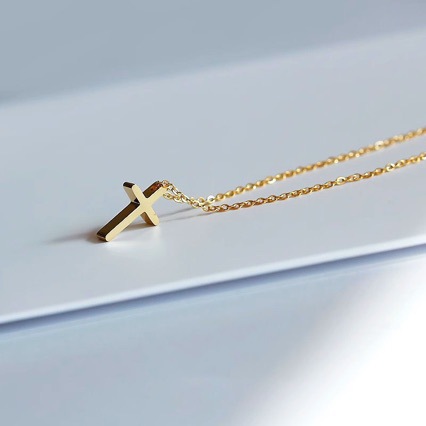 New stainless steel cross necklace, 18k gold pendant collarbone chain, women's high-end neckchain, titanium steel, does not fade