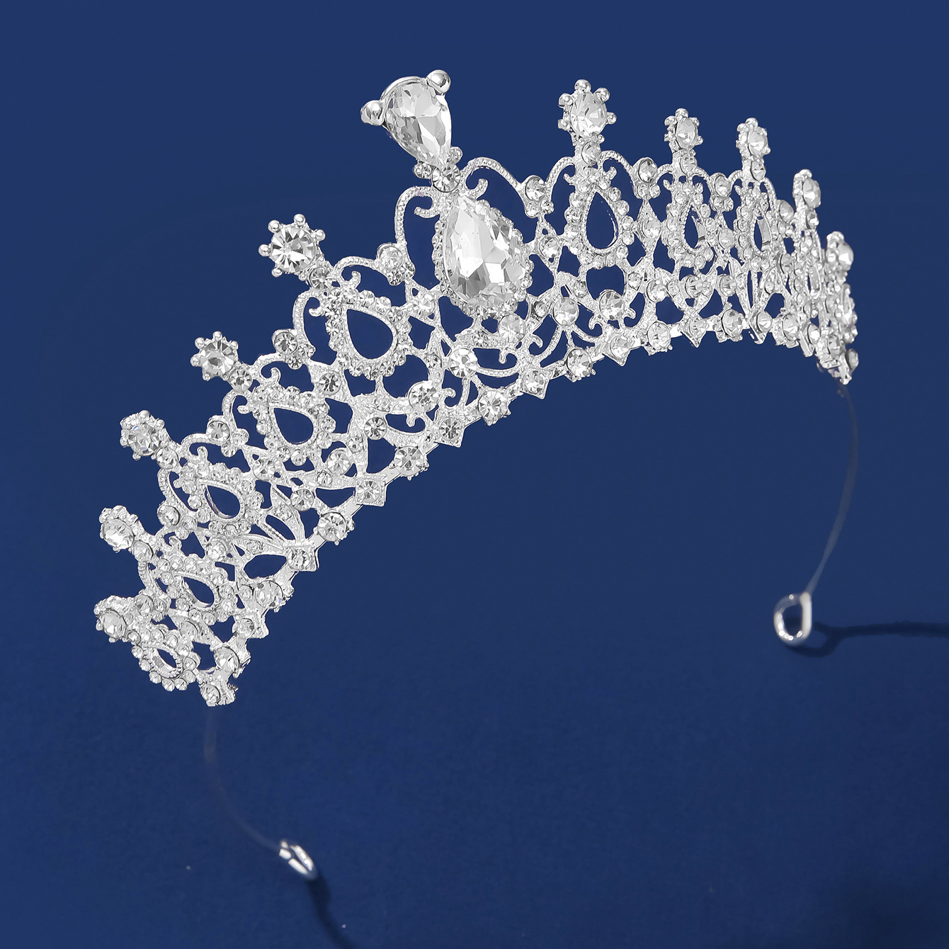 New Korean-style full-diamond super shiny silver semi-circular crown wedding headwear, photography and makeup, updo hairstyle crown Application Scenario