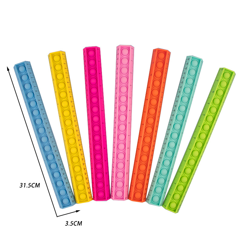 卷尺/工具三角尺/对角尺/钢尺卷/裁缝尺白底实物图