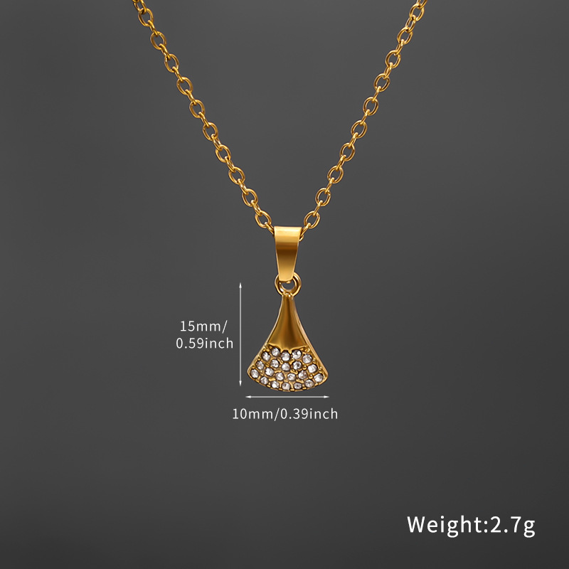 Wholesale of European and American versatile beach and ocean series diamond-encrusted small fish necklaces for women, cross-border light luxury and high-end titanium steel pendants Application Scenario