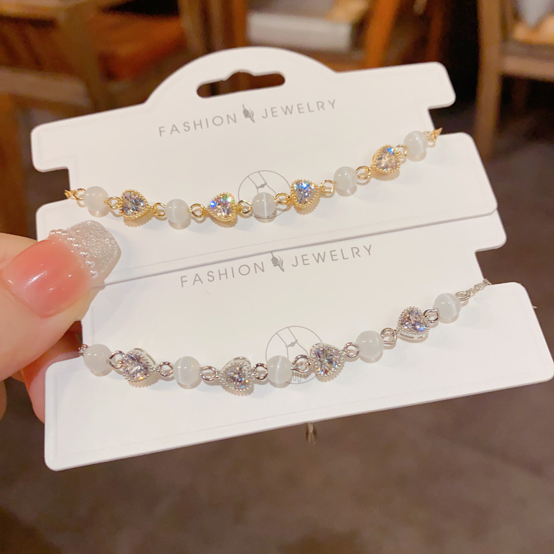 Small and fashionable design sense cat's eye zircon heart bracelet, sweet and versatile, simple and elegant jewelry wholesale