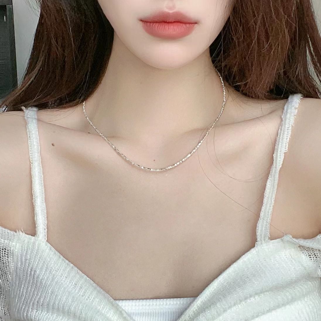 925 silver layering plain chain collarbone chain, women's ins high-end silver jewelry, niche and simple, a few pieces of broken silver necklace Application Scenario