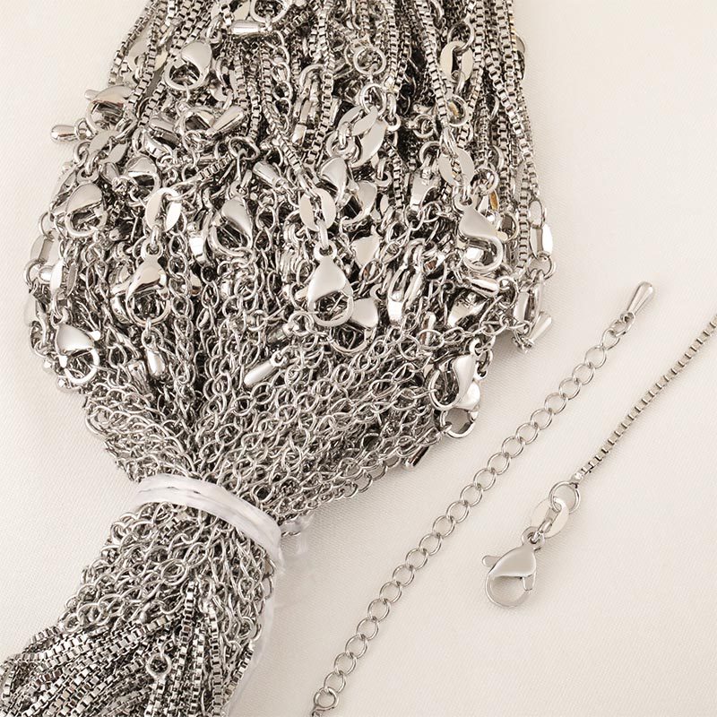 Copper-plated real gold color-preserving collarbone chain, box chain, extension chain, high-end fashionable thick chain, sweater chain wholesale details Picture