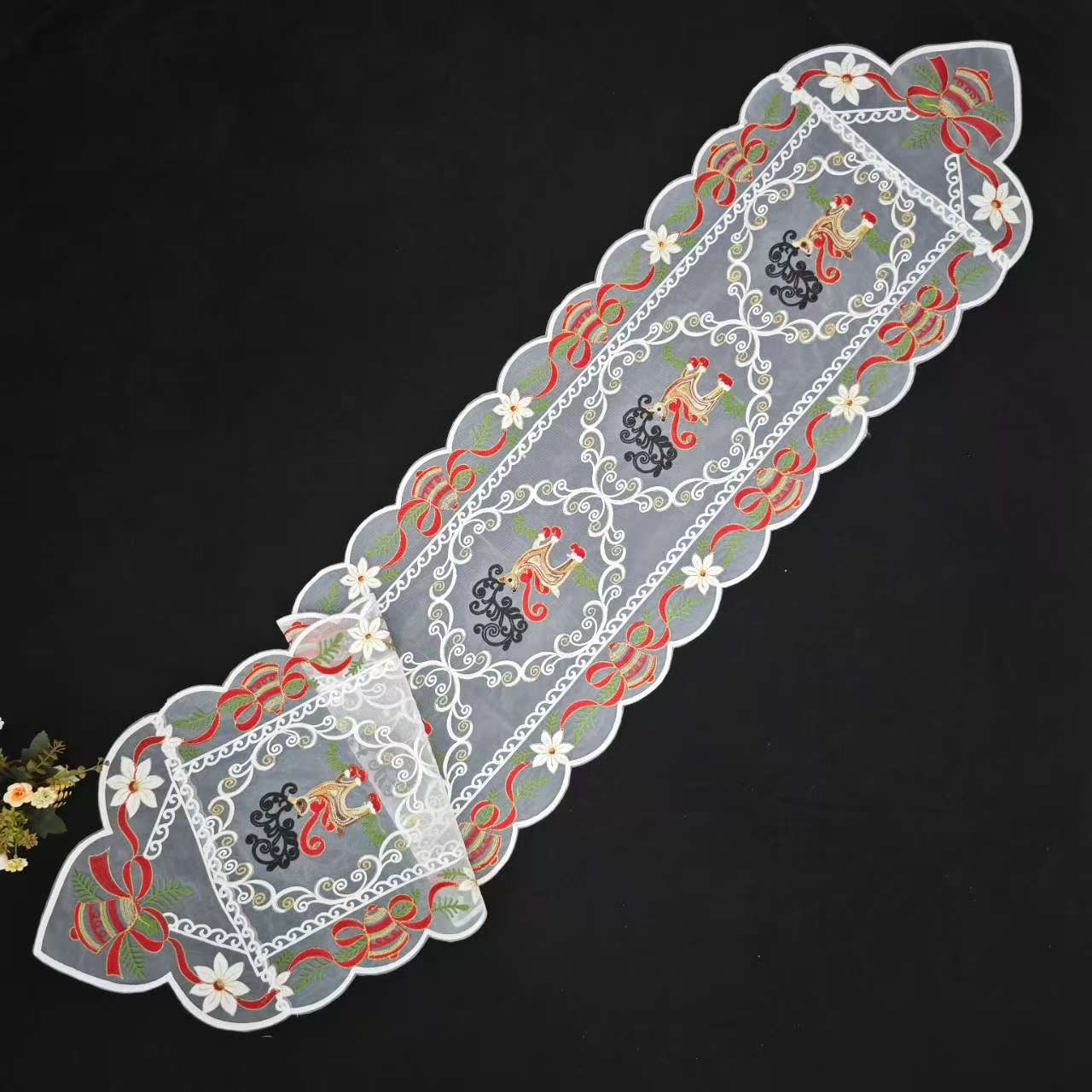 American Christmas table flag source factory, embroidered lace, high-end home decoration, long table flag for holiday