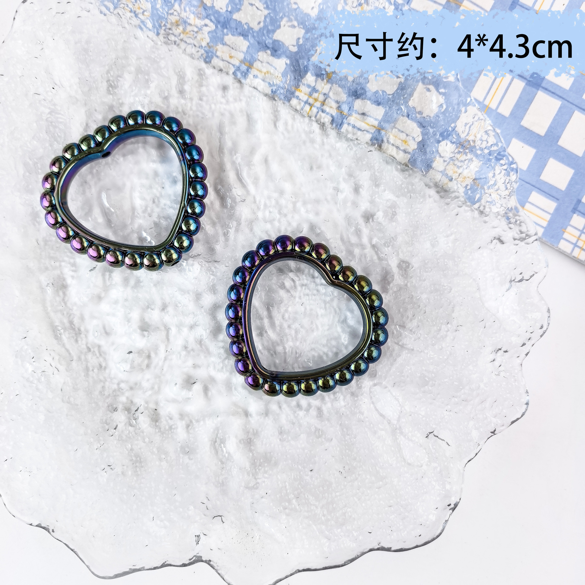 Wholesale Of Acrylic Uv-Coated Heart-Shaped Running Rings, Garland, Diy Mobile Phone Chains, Beads, Gummy Pens, Beads, And Loose Beads Accessories Application Scenario