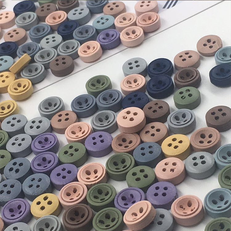 Factory direct sales of four-eye solid line wooden buttons for children's hats, wooden handcrafted diy buttons for trousers