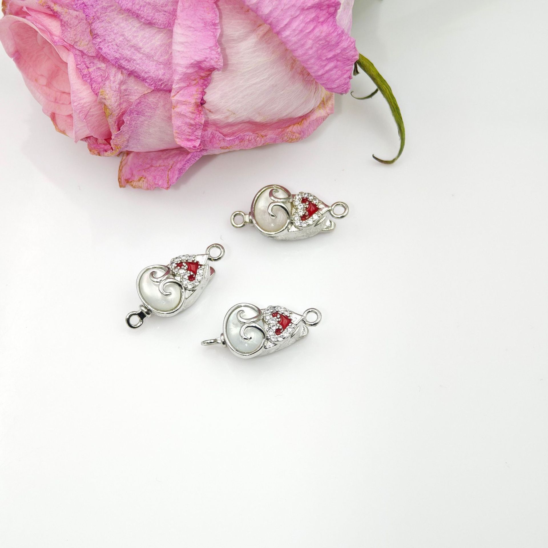 Pearl necklace, ingot clasp, fat shell gourd, oil-dripping diy accessory, handcrafted finish, connect bracelet, insert rod, press clasp Application Scenario