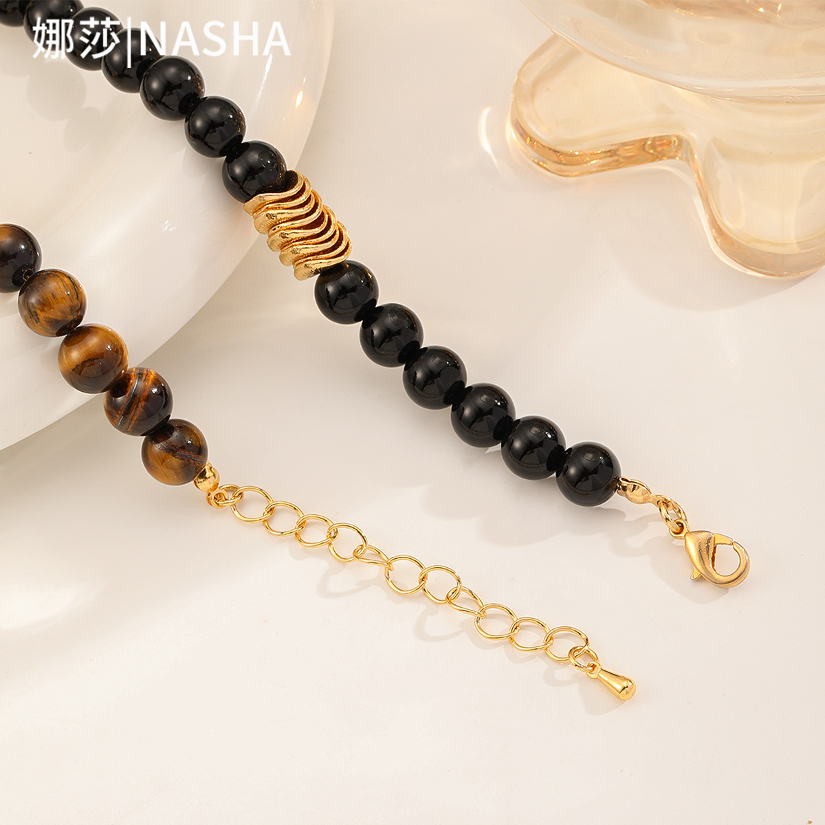 Nasha Cross-border Exclusive Tiger's Eye and Obsidian beaded necklace, a high-end trendy brand, versatile and neutral necklace Application Scenario