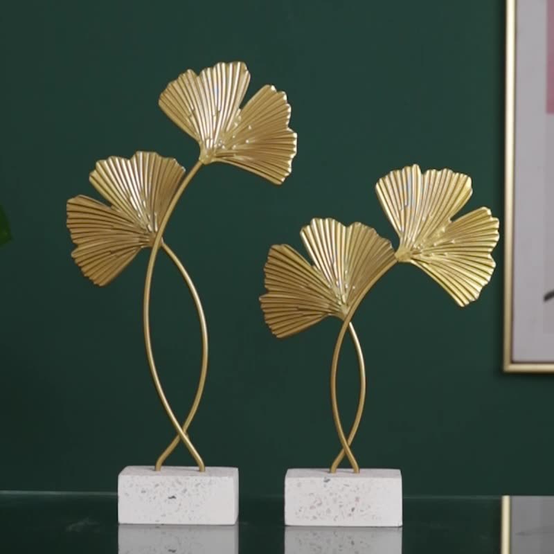 Nordic light luxury style creative metal handicrafts, ginkgo leaf ornaments, home decoration, living room entrance hall home ornaments details Picture